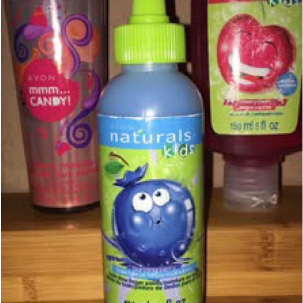 Avon Naturals Kids Bath Set